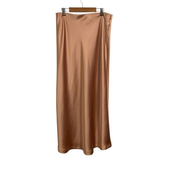 On 34th Satin Maxi Skirt in Naked Clay Size MED NWT - Picture 1 of 7